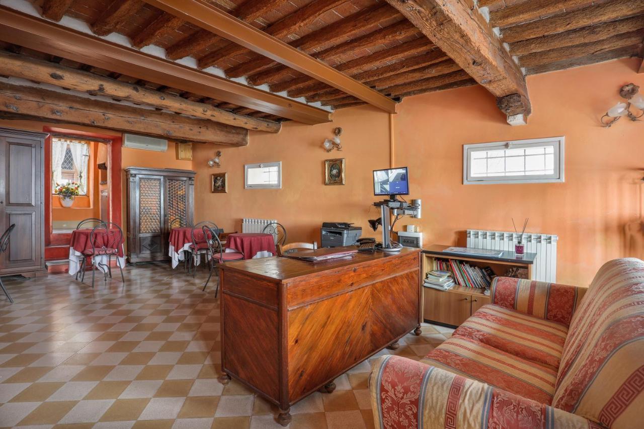 Antica Residenza Santa Chiara -City Center Lucca Luaran gambar