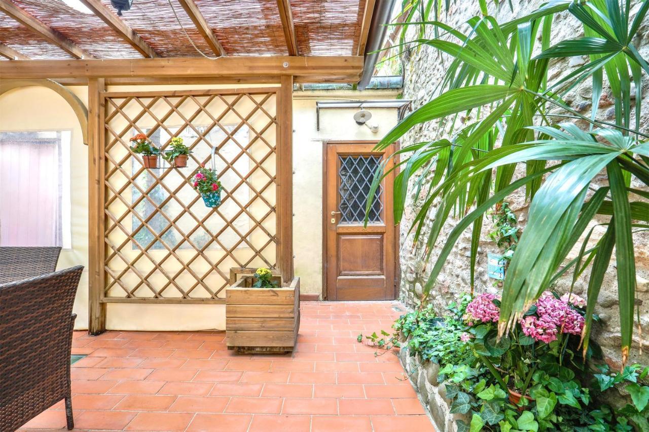 Antica Residenza Santa Chiara -City Center Lucca Luaran gambar