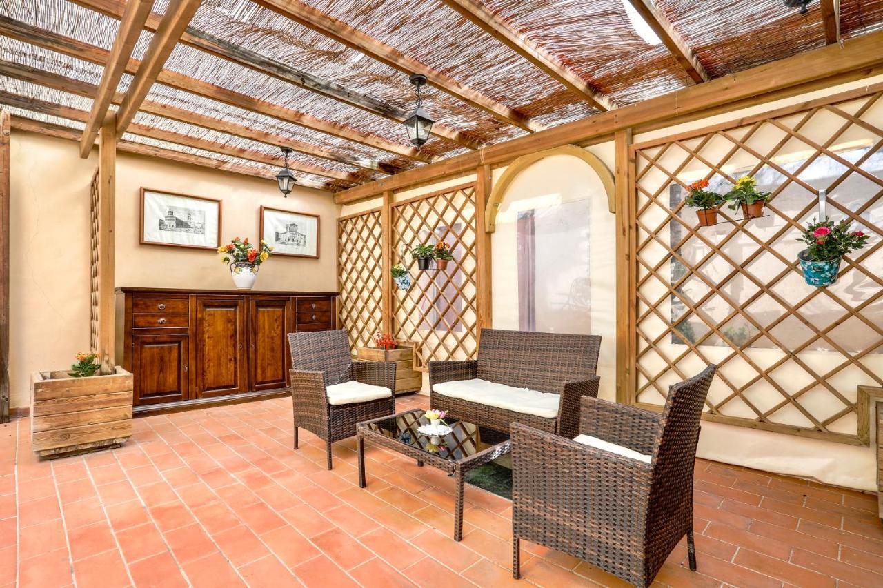 Antica Residenza Santa Chiara -City Center Lucca Luaran gambar