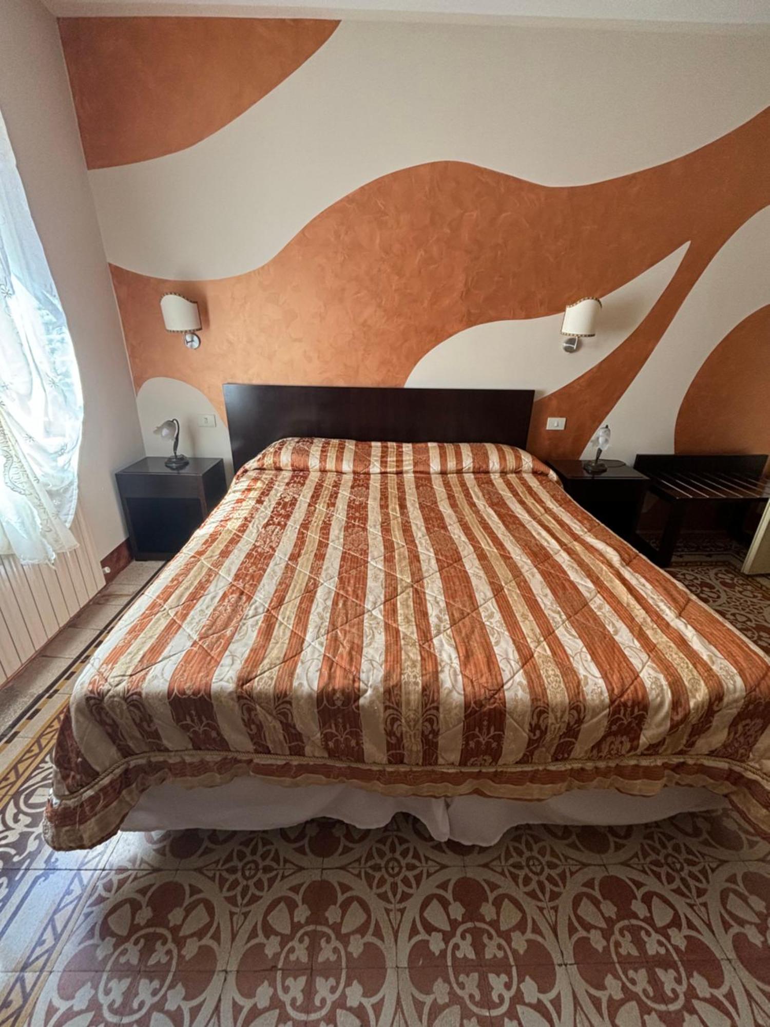 Antica Residenza Santa Chiara -City Center Lucca Luaran gambar