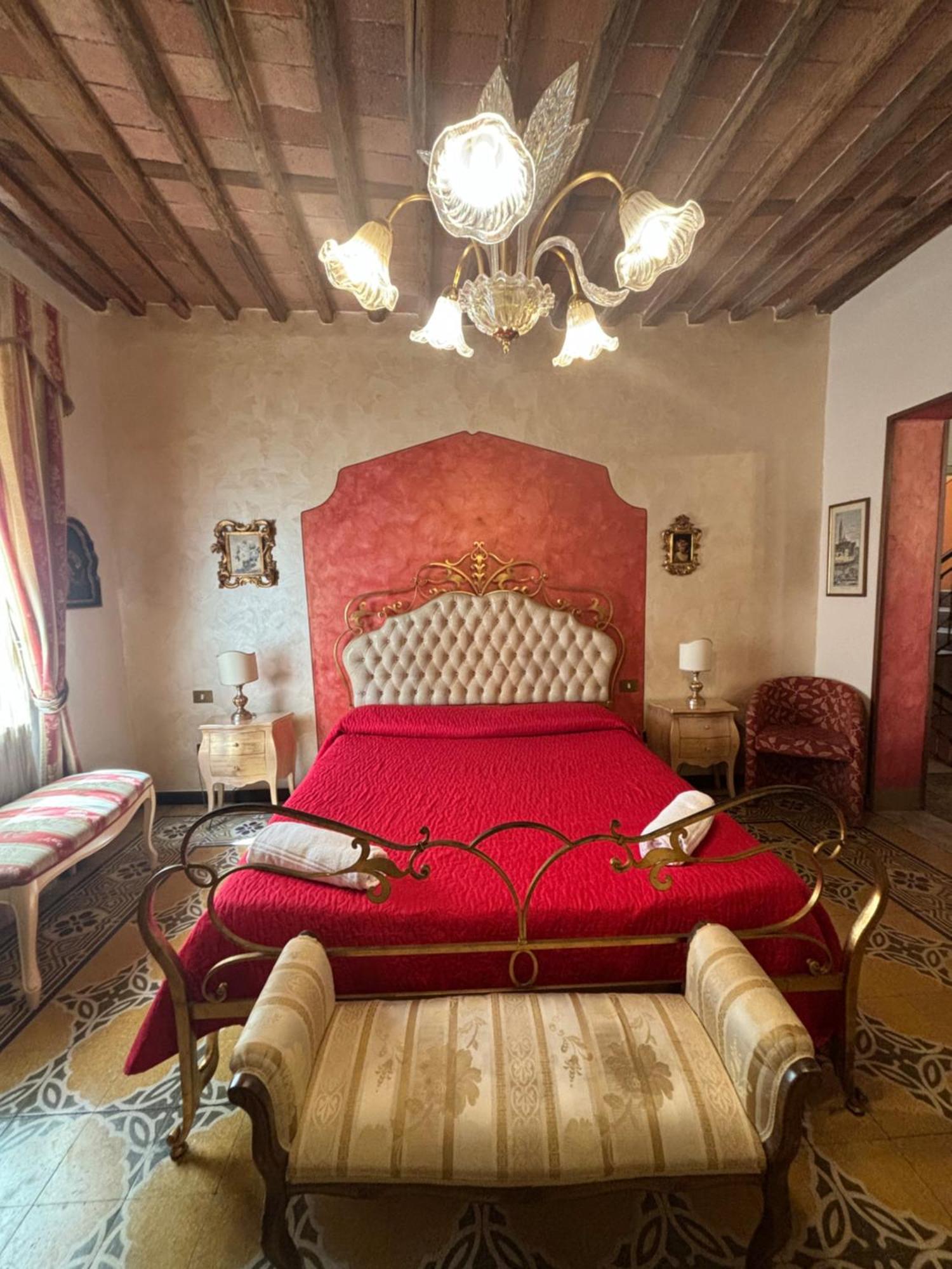 Antica Residenza Santa Chiara -City Center Lucca Luaran gambar