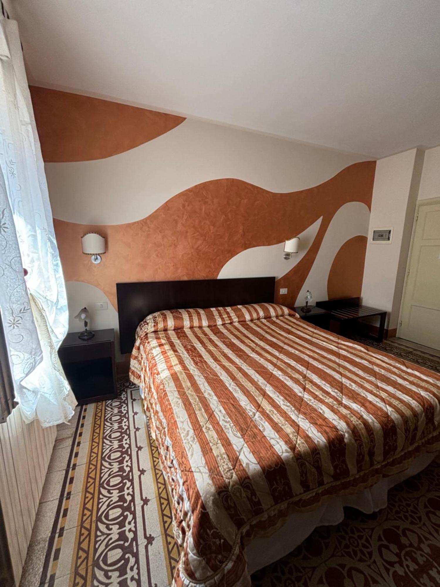 Antica Residenza Santa Chiara -City Center Lucca Luaran gambar