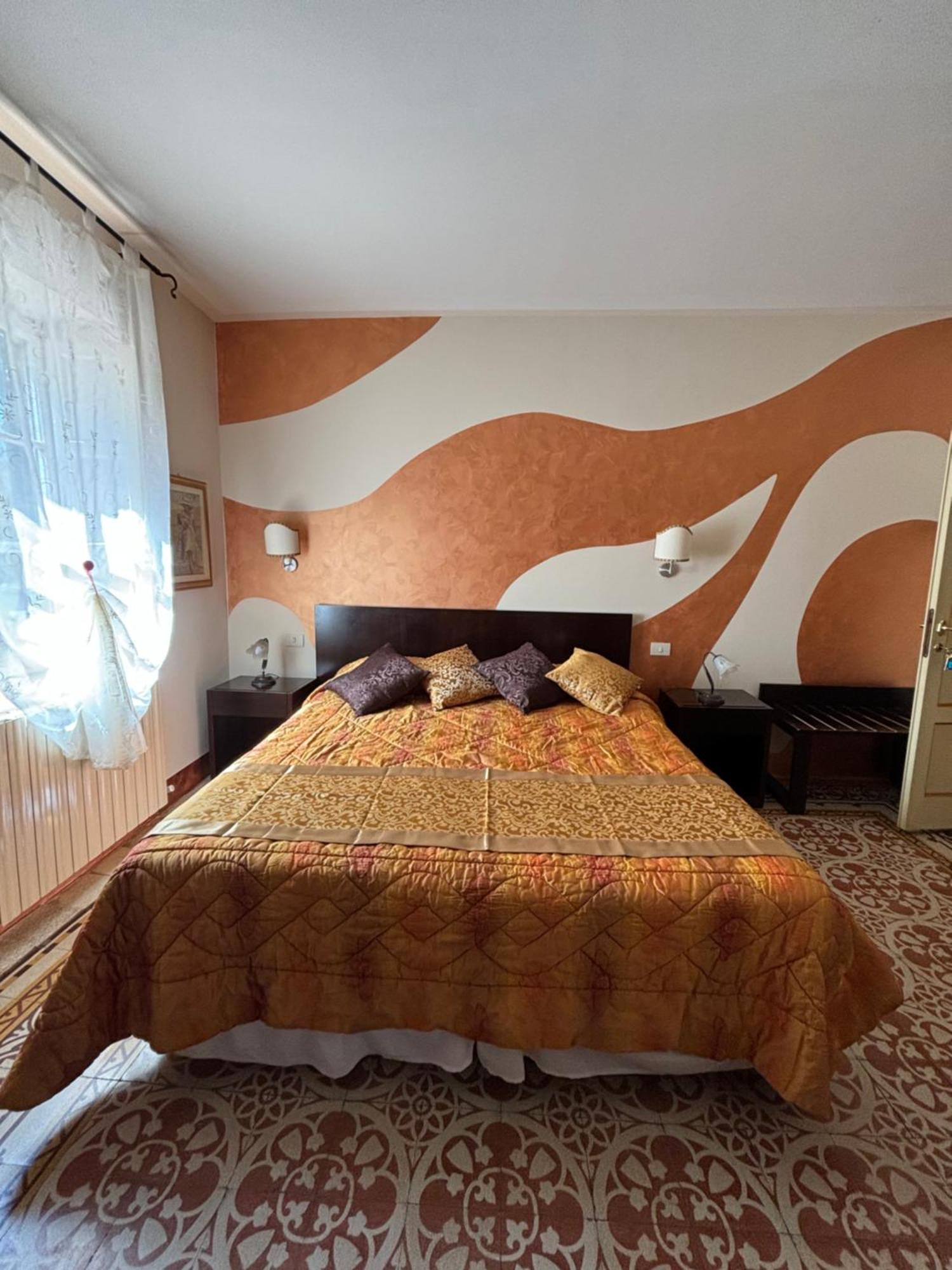 Antica Residenza Santa Chiara -City Center Lucca Luaran gambar