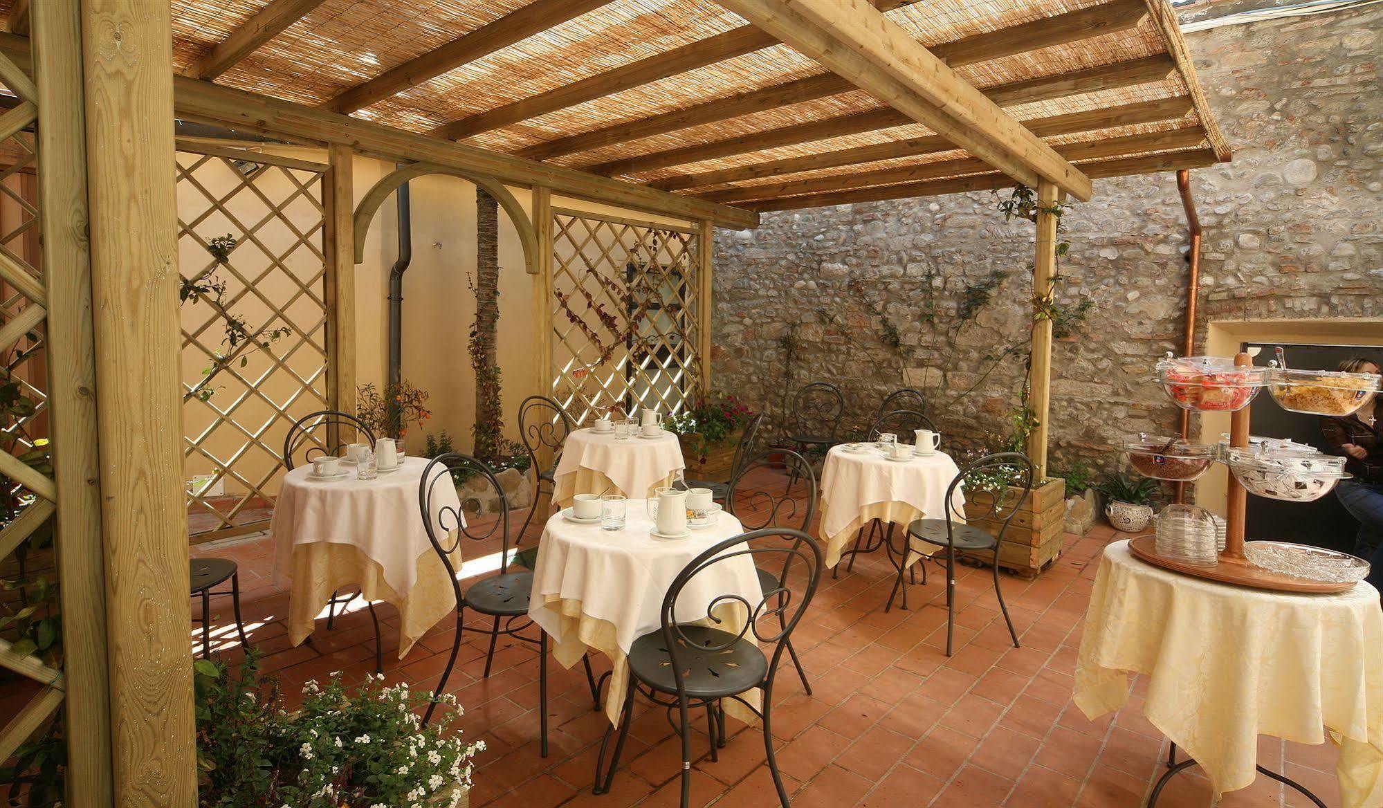 Antica Residenza Santa Chiara -City Center Lucca Luaran gambar